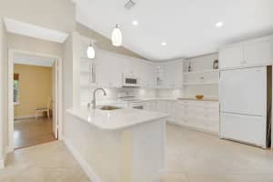 134 E Riverbend Dr, Sunrise