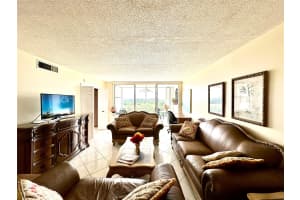2671 S Course Drive 802, Pompano Beach, FL 33069 - MLS#F10503637