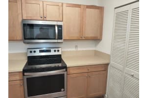 619 E Sheridan St 208, Dania Beach, FL 33004 Sold 11/01/25