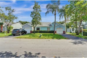 10981 SW 11th Pl, Davie, FL 33324 Sold 07/18/25