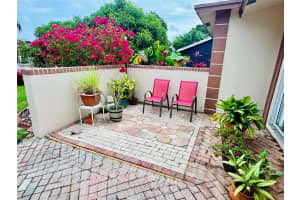 8140 SW 4th St, North Lauderdale, FL 33068 Sold 07/28/25