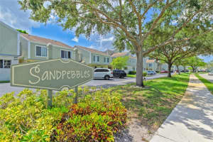 8003 Lagos De Campo Blvd 8003, Tamarac, FL 33321 Sold 08/01/25