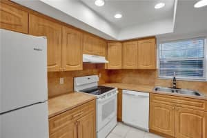7101 W Sunrise Blvd D2, Plantation, FL 33313 - MLS#F10503826
