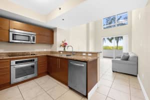 2641 N Flamingo Rd Th7, Sunrise