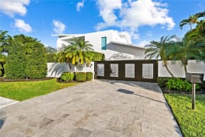 2416 Bayview Dr, Fort Lauderdale, FL 33305 - MLS#F10503888