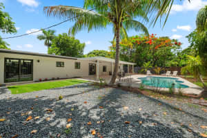 417 NE 26th Dr, Wilton Manors, FL 33334 Sold 10/31/25