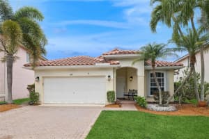 64 Gables Blvd, Weston