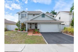 961 Sw 98th Ave, Pembroke Pines