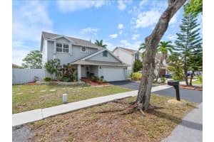 961 SW 98th Ave, Pembroke Pines, FL 33025 - MLS#F10503949
