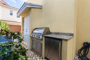 919 N Victoria Park Rd, Fort Lauderdale, FL 33304 Sold 08/07/25