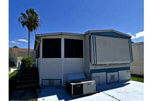 533 Nettles Blvd, Jensen Beach, FL 34957 Sold 08/29/25