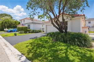 319 NW 74th Way, Plantation, FL 33317 Sold 08/29/25