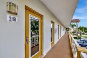 5141 W Oakland Park Blvd 209, Lauderdale Lakes, FL 33313 - MLS#F10504012