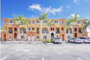141 NW 2nd Ave 4, Hallandale Beach, FL 33009 Sold 06/30/25