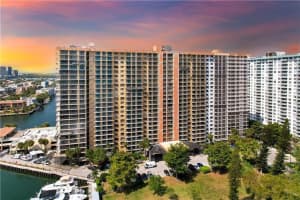 290 174th St 1401, Sunny Isles Beach, FL 33160 - MLS#F10504122