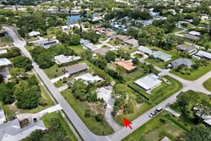 702 Lake Dr, Sebastian, FL 32958 - MLS#F10504153