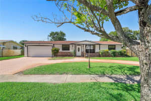 4421 NW 3rd Pl, Plantation, FL 33317 Sold 08/28/25