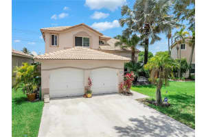 466 E Royal Cove Cir, Davie, FL 33325 - MLS#F10504177