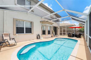 466 E Royal Cove Cir, Davie, FL 33325 - MLS#F10504177