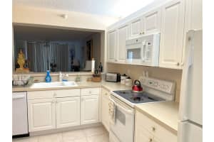 7751 Southampton Ter 312, Tamarac, FL 33321 Sold 07/25/25