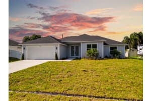 1014 SW Fisherman Ave, Port Saint Lucie, FL 34953 - MLS#F10504253