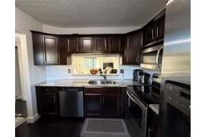 5560 Lakeside Dr 105, Margate, FL 33063 Sold 07/22/25