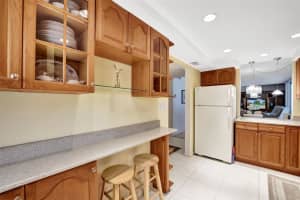 400 Commodore Dr 210, Plantation, FL 33325 Sold 08/20/25