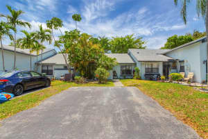 8213 NW 100th Dr 8213, Tamarac, FL 33321 - MLS#F10504566