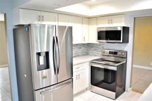 6600 NW 57th Ct, Tamarac, FL 33321 Sold 10/03/25