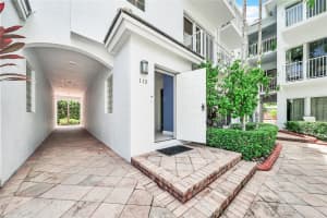2725 NE 8th Ave 113, Wilton Manors, FL 33334 - MLS#F10504695