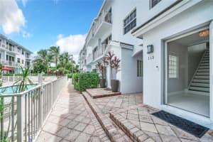 2725 NE 8th Ave 113, Wilton Manors, FL 33334 - MLS#F10504695