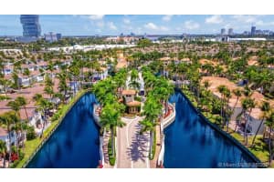 20824 NE 30th Pl, Miami, FL 33180 - MLS#F10504806