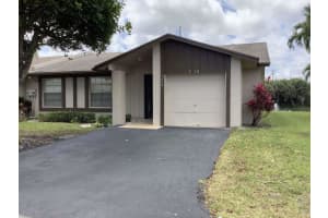 5404 Viburnum Cir, Delray Beach
