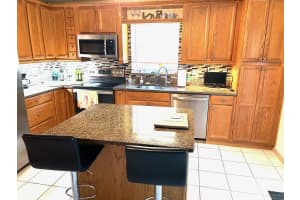 7024 NW 104 Ave, Tamarac, FL 33321 Sold 07/31/25