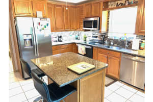 7024 NW 104 Ave, Tamarac, FL 33321 Sold 07/31/25