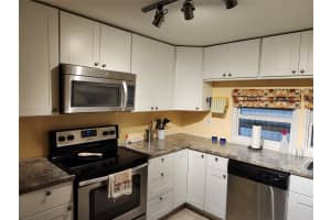 8610 SW 19th St, Davie, FL 33324 Sold 09/16/25