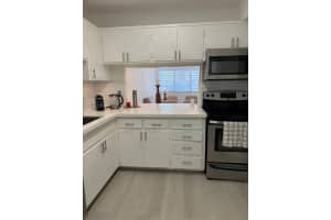 330 SE 2nd St F104, Hallandale Beach, FL 33009 - MLS#F10504957