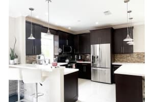 8785 NW 6th St, Coral Springs, FL 33071 Sold 10/09/25