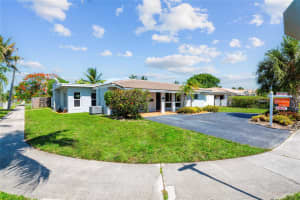 300 SE 1st Ave, Pompano Beach, FL 33060 Sold 07/23/25