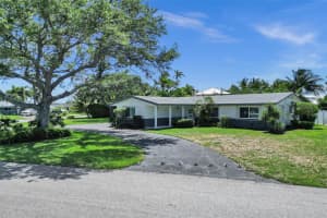 2761 NE 12th St, Pompano Beach, FL 33062 - MLS#F10505063