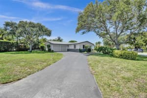 2761 NE 12th St, Pompano Beach, FL 33062 Sold 11/04/25