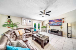 2533 Doral Way, West Palm Beach, FL 33407 Sold 09/10/25
