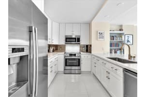 1149 Hillsboro Mile 1004, Hillsboro Beach, FL 33062 - MLS#F10505113