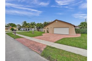 4950 NW 85th Ter, Lauderhill, FL 33351 - MLS#F10505169