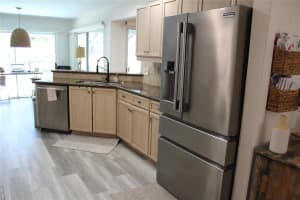 861 SE Celtic Ave, Port Saint Lucie, FL 34983 - MLS#F10505248