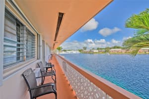 925 SW 11th Ave J-17, Hallandale Beach, FL 33009 - MLS#F10505358