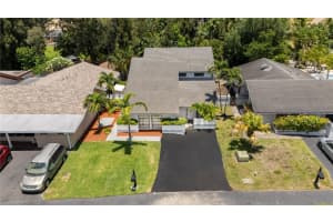 8371 SW 39th Ct, Davie, FL 33328 Sold 07/01/25