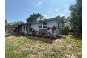 845 SE AIROSO BLVD, Port Saint Lucie, FL 34983 - MLS#F10505489