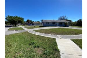 1654 43rd St, West Palm Beach, FL 33407 - MLS#F10505615