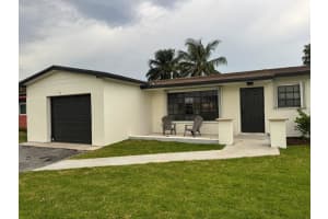8301 Nw 17th Ct, Pembroke Pines
